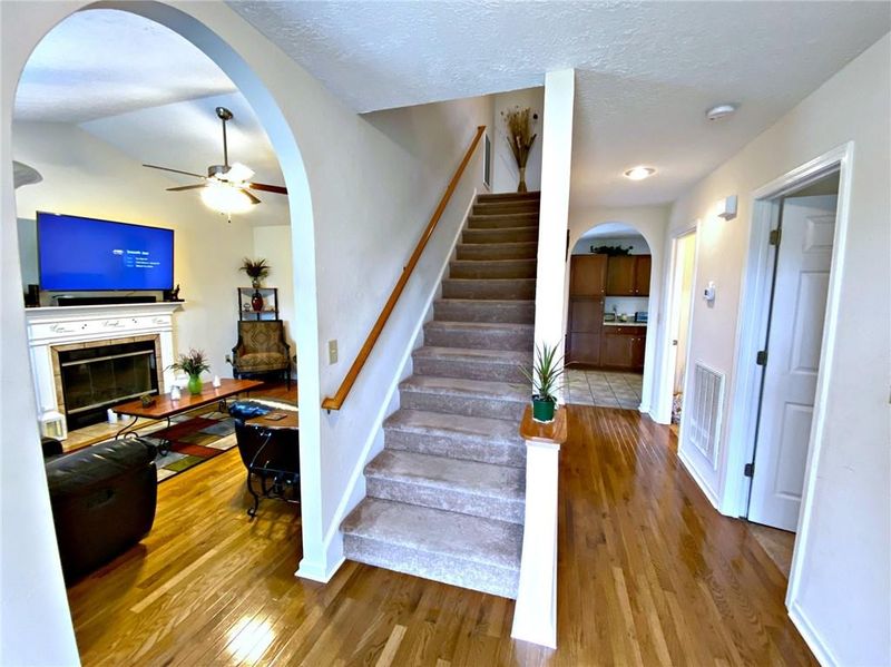4992 Munger Ln, Hickory, NC 28602