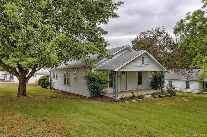 2102 W C St, Kannapolis, NC 28081