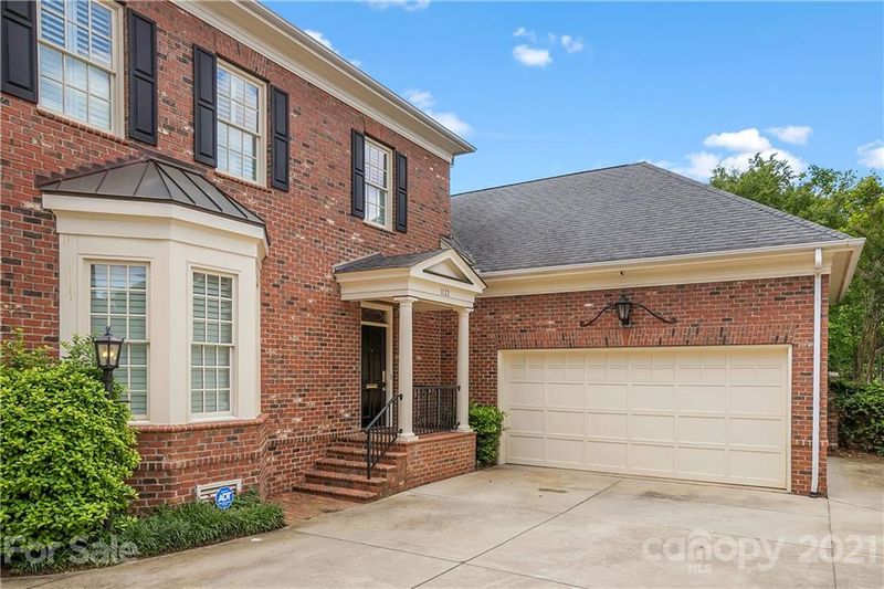 1122 Kings Dr, Charlotte, NC 28207