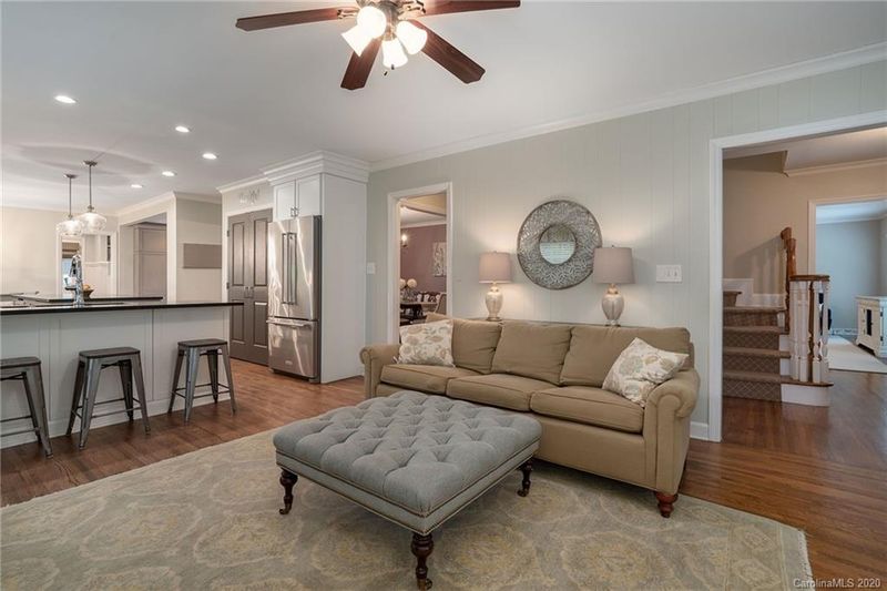 6423 Rocky Falls Rd, Charlotte, NC 28211