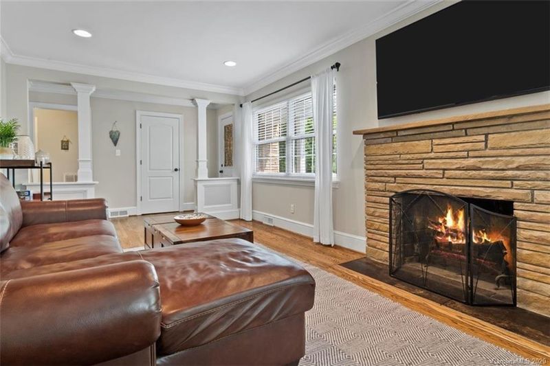 4222 Darwin Cir, Charlotte, NC 28209
