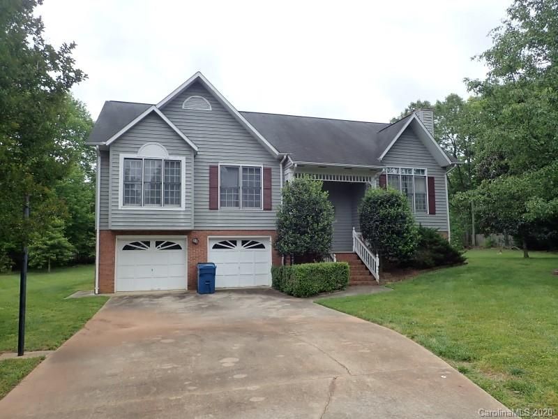 1884 Freedson Dr, Hickory, NC 28602