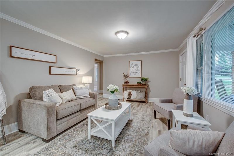 923 Laurel Ln, Gastonia, NC 28054