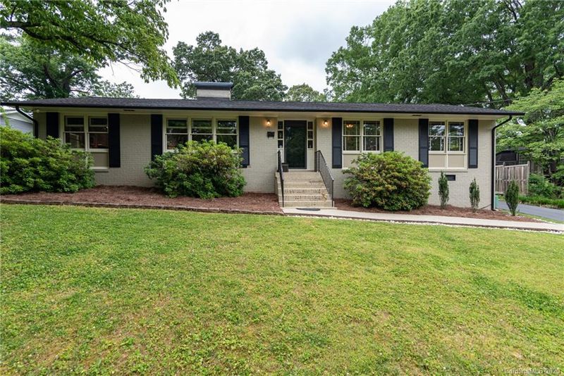 1039 6th Ave, Hickory, NC 28601