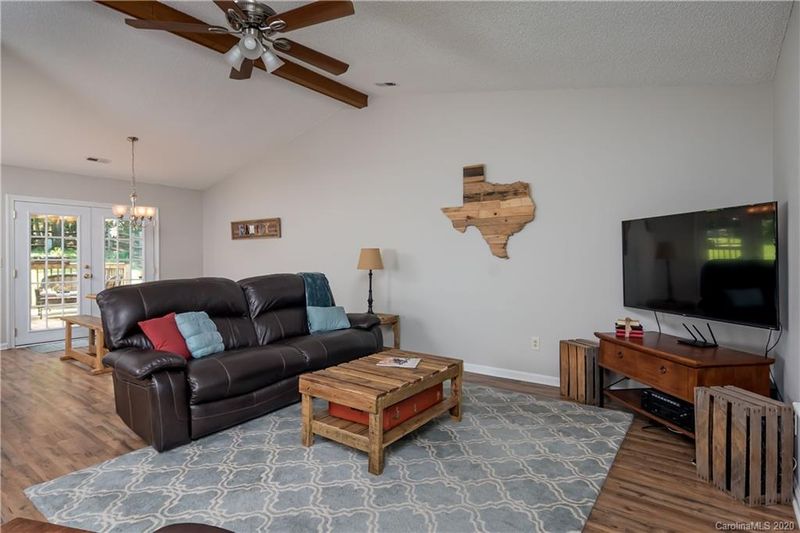 9541 Huntsham Rd, Charlotte, NC 28227