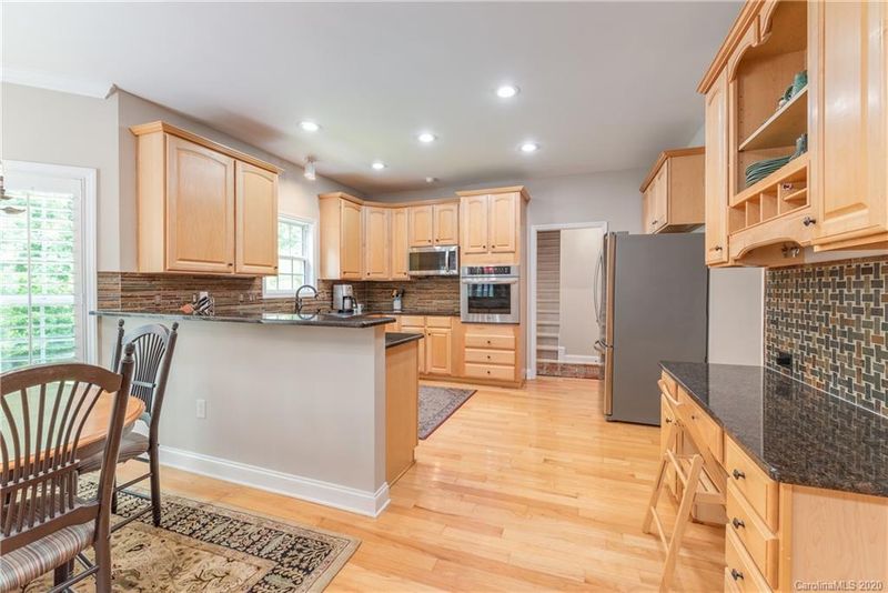 3008 Michelle Dr, Matthews, NC 28104