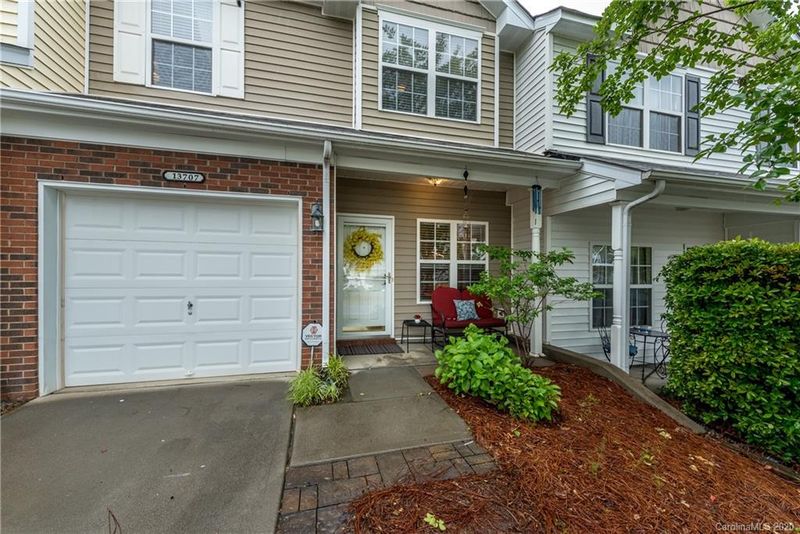 13707 Singleleaf Ln, Charlotte, NC 28278