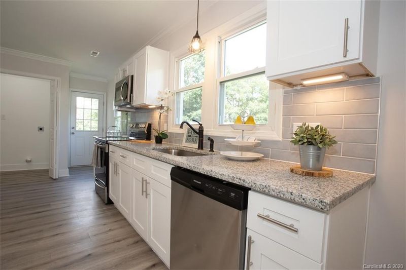 2402 Woodsdale St, Kannapolis, NC 28081