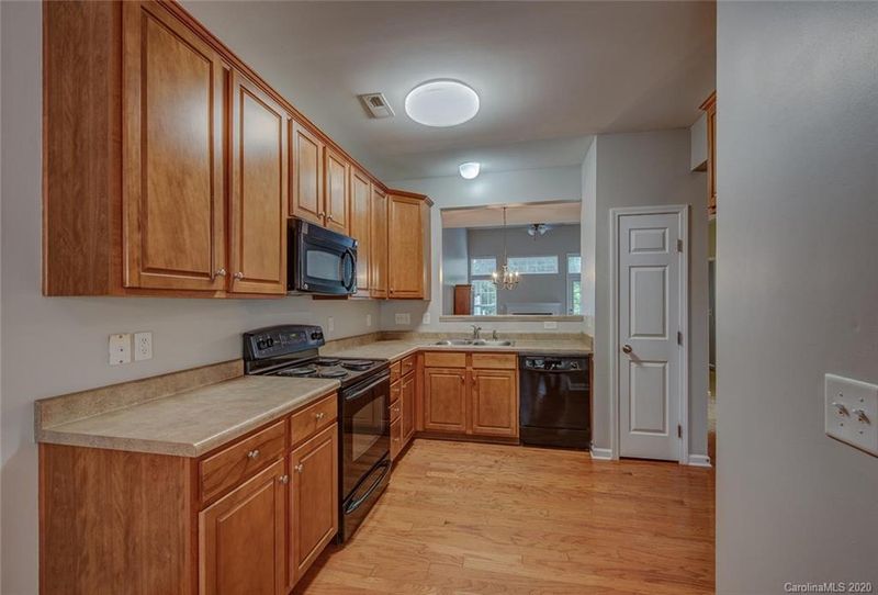 1684 Backcreek Ln, Gastonia, NC 28054