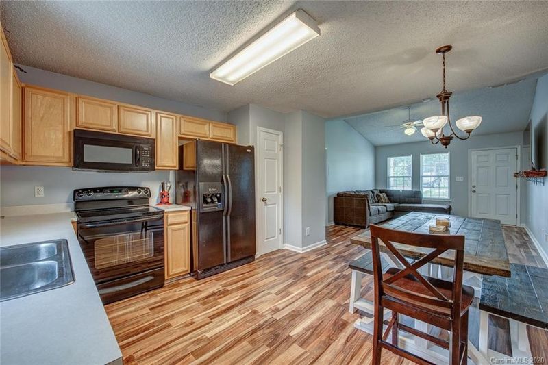242 Whitesides Rd, Bessemer City, NC 28016
