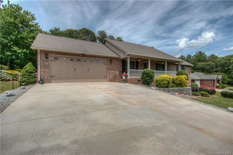 7150 Windy Oaks Dr, Denver, NC 28037