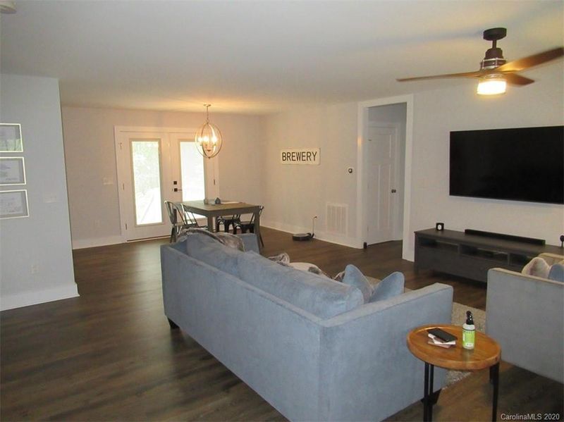 100 Olde Coach Ln, Crouse, NC 28033