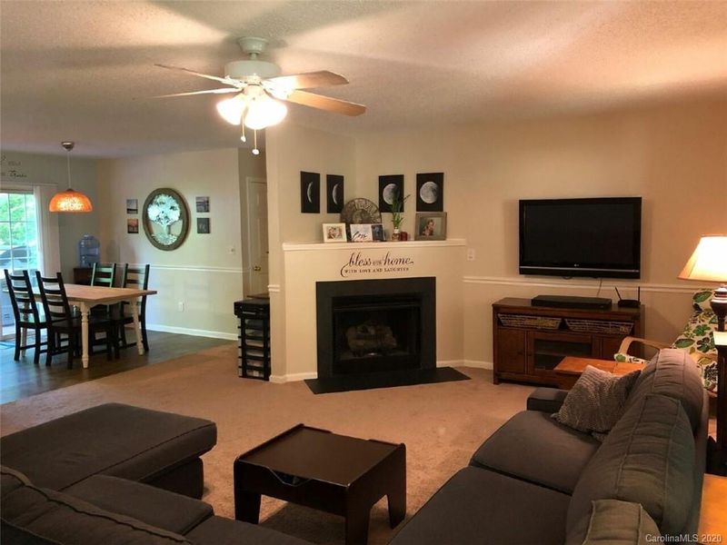2437 Simca Ct, Charlotte, NC 28216