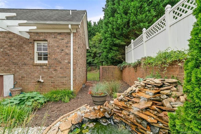 2185 Smith Harbour Dr, Denver, NC 28037