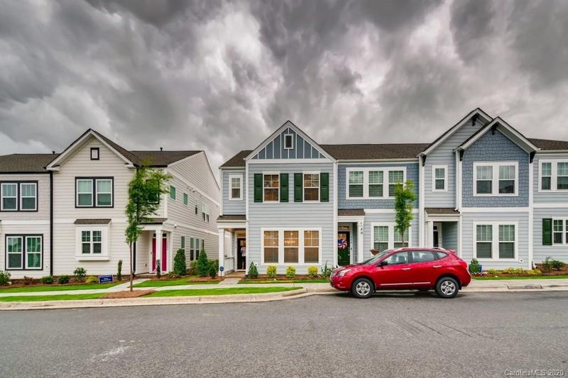 938 Lyndon Station Dr, Pineville, NC 28134