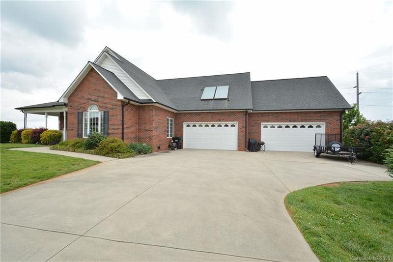 2198 Carriage Ln, Lincolnton, NC 28092