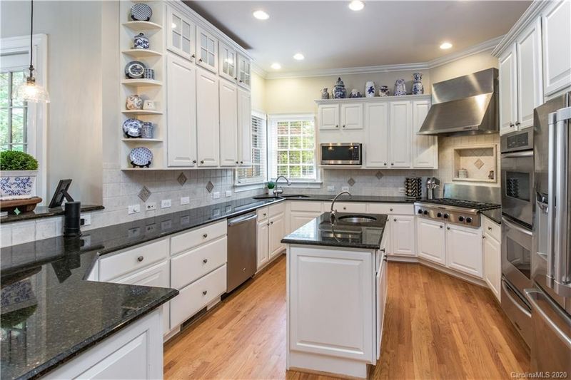 10826 Alexander Mill Dr, Charlotte, NC 28277