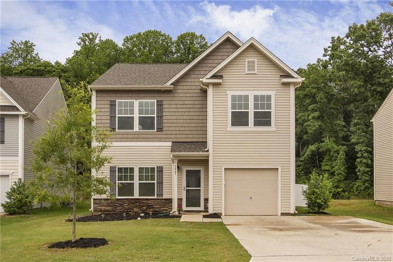3869 Streamside Dr, Gastonia, NC 28056