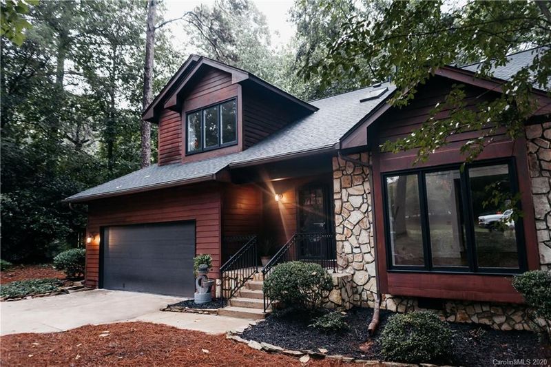 3001 Shallowood Ln, Charlotte, NC 28277