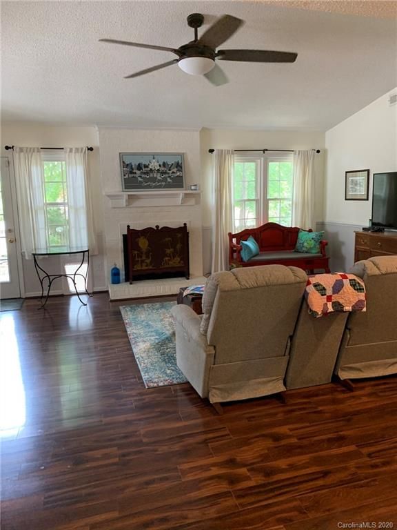 2343 Turnberry Ln, Charlotte, NC 28210