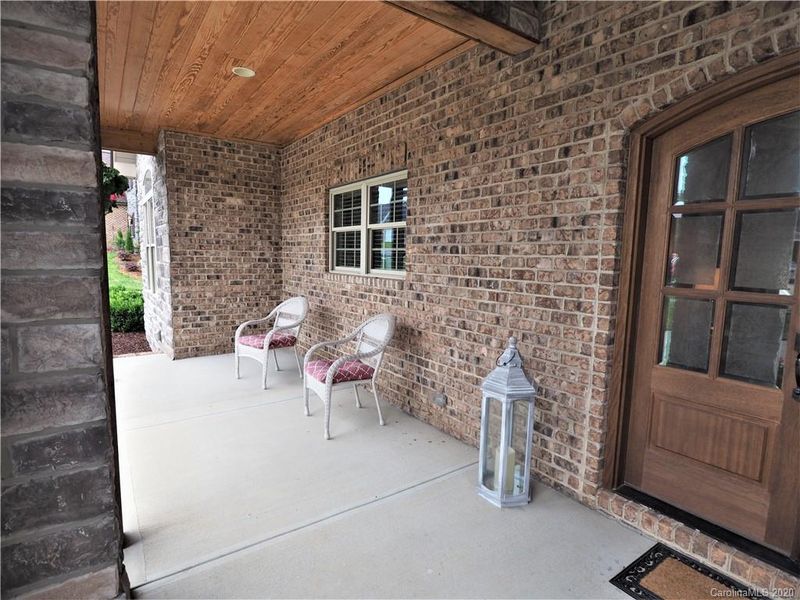 3809 9th Street Dr NE, Hickory, NC 28601