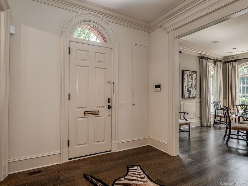 2024 Queens Rd W #D, Charlotte, NC 28207