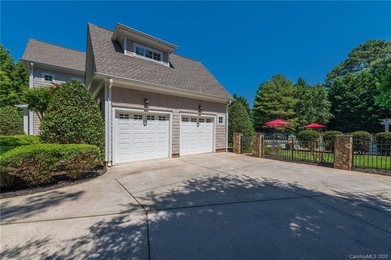 106 White Crest Ct, Mooresville, NC 28117