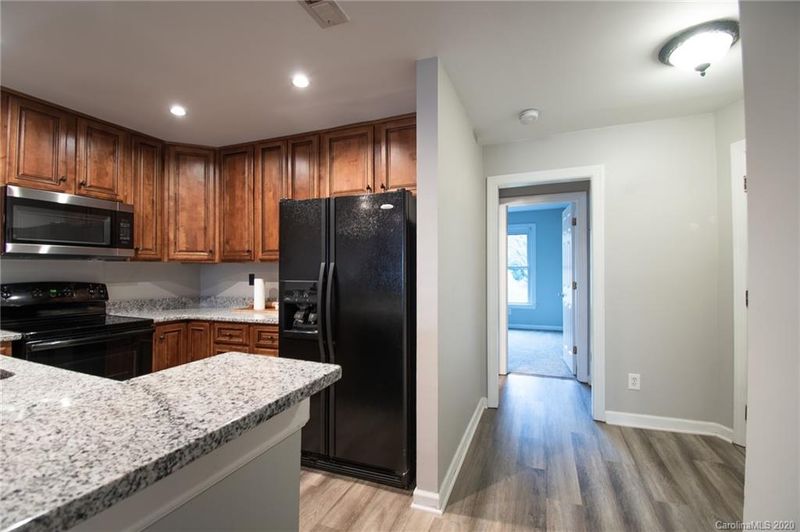 13824 Queens Harbor Rd #E, Charlotte, NC 28278