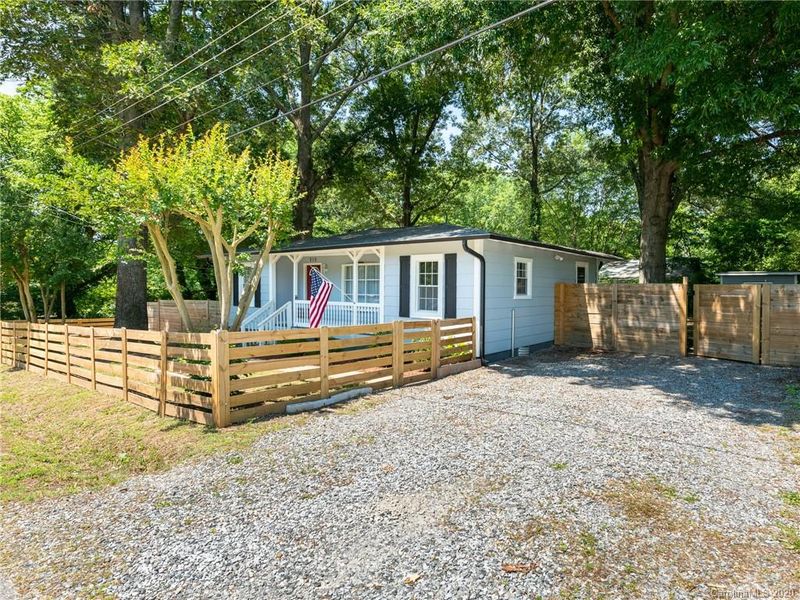 215 Queens Ct, Gastonia, NC 28052
