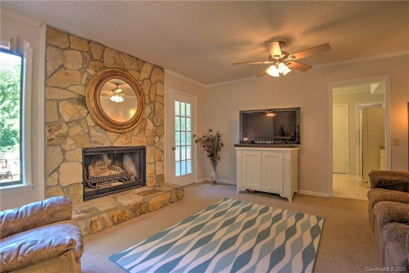 218 Misty Dawn Ln, Charlotte, NC 28270