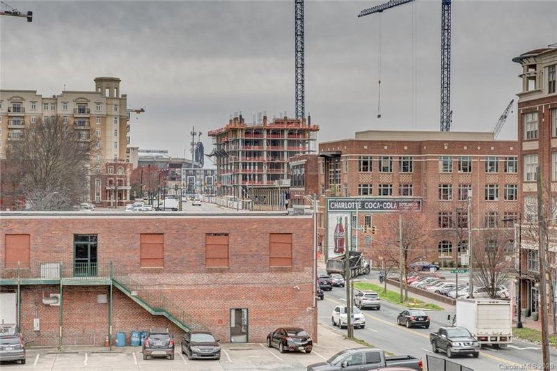 433 W 8th St #3, Charlotte, NC 28202