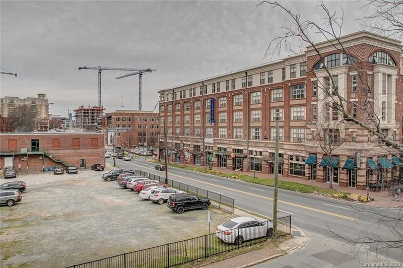 433 W 8th St #3, Charlotte, NC 28202