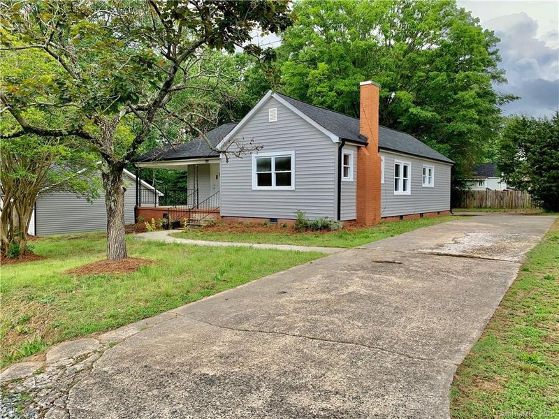 909 Victoria Ave, Kannapolis, NC 28081