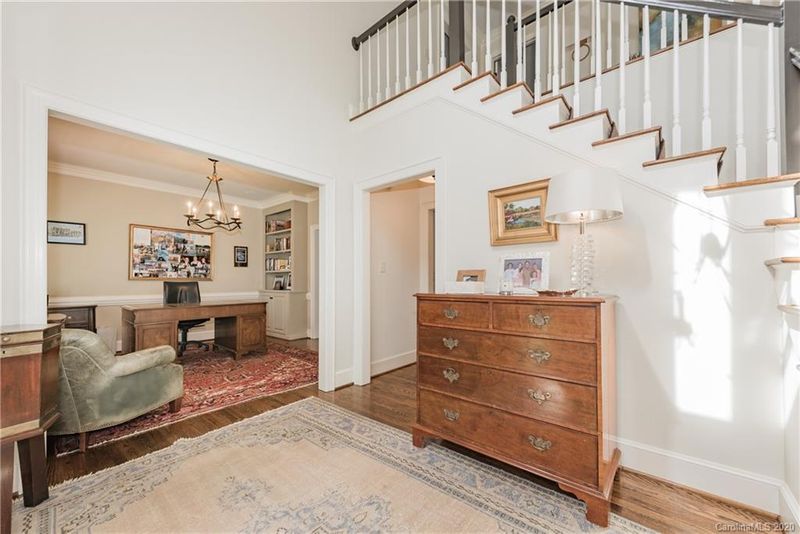 1516 Meadowood Ln, Charlotte, NC 28211