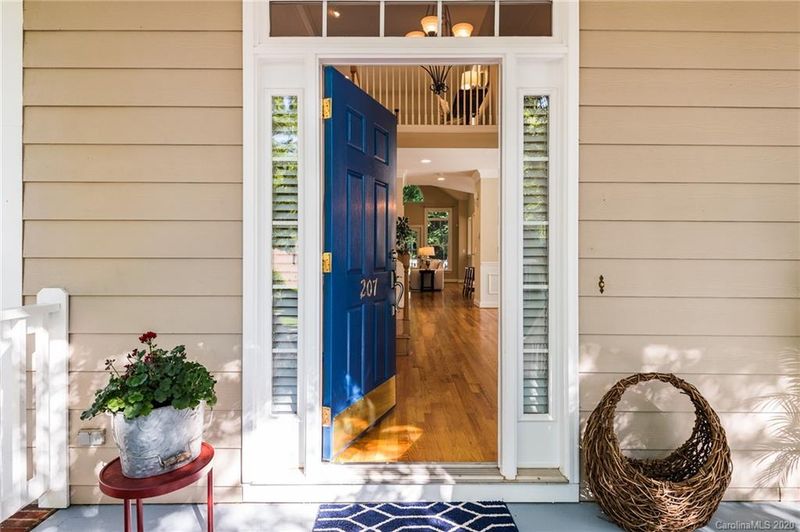 207 Fairview Ln, Davidson, NC 28036