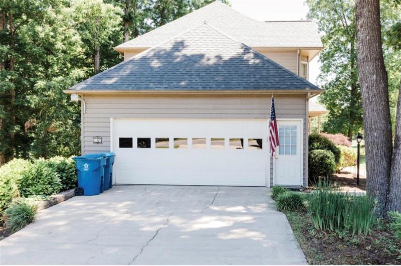 712 36th Ave NW, Hickory, NC 28601