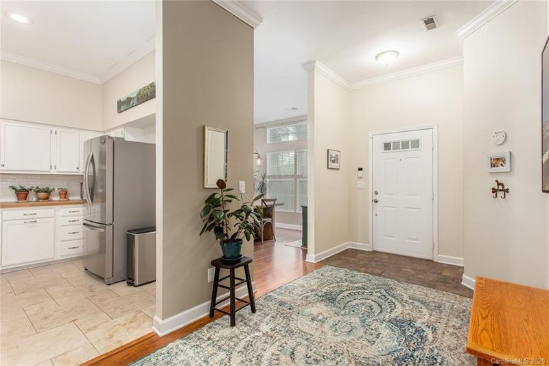3232 Harris Mill Ln, Charlotte, NC 28262