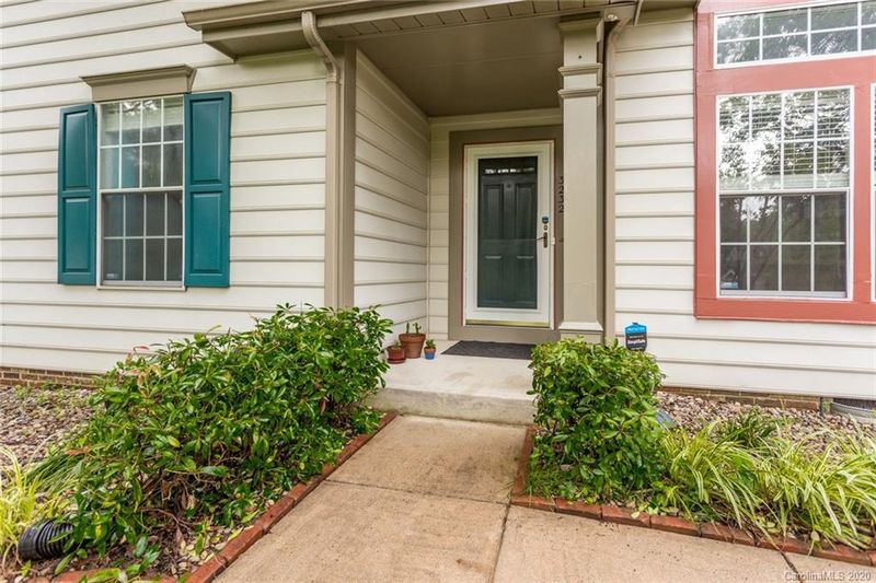 3232 Harris Mill Ln, Charlotte, NC 28262