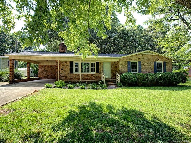 858 Hilldale Dr, Lancaster, SC 29720