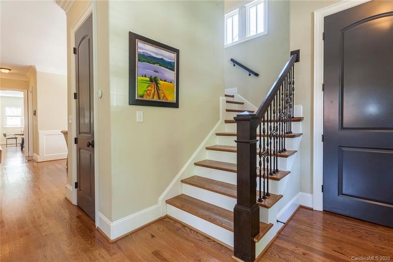 2004 Thomas Ave, Charlotte, NC 28205