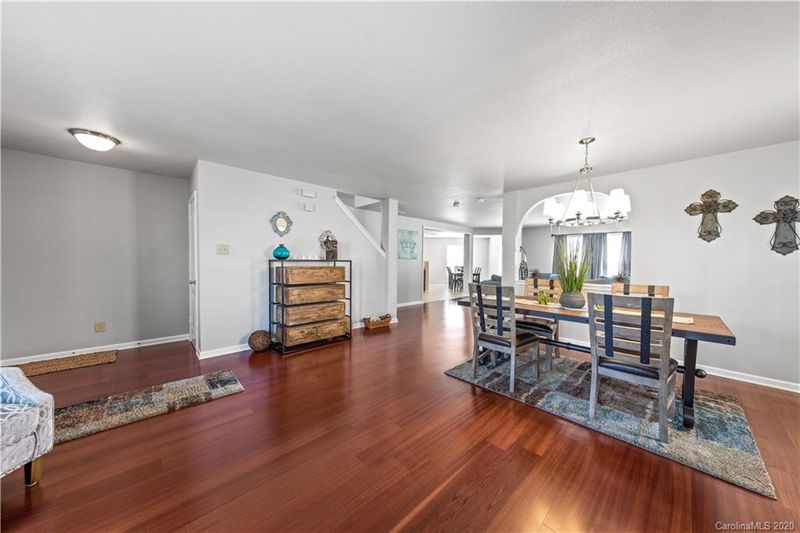 1709 Bray Dr, Charlotte, NC 28214