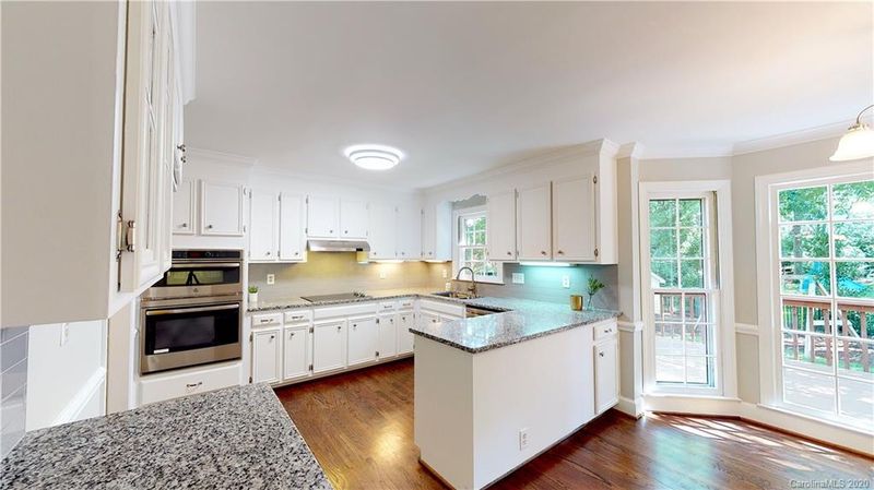 7401 Lawkins Ln, Charlotte, NC 28270