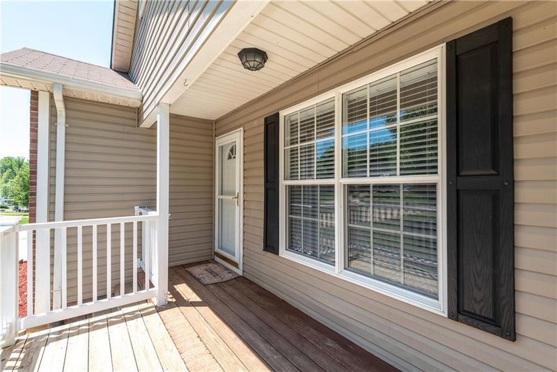 1867 Bakers Glade Ln, Hickory, NC 28602