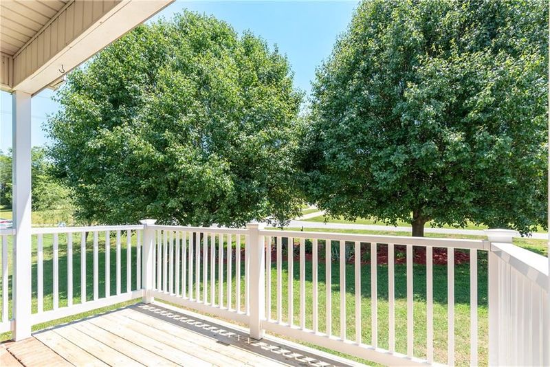 1867 Bakers Glade Ln, Hickory, NC 28602