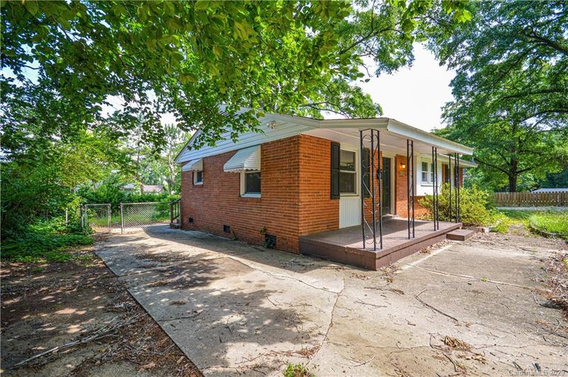 3432 Barringer Dr, Charlotte, NC 28217