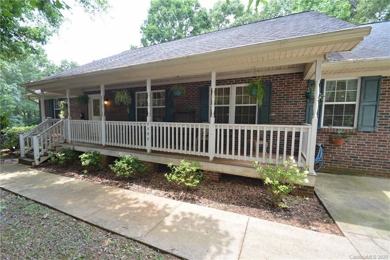 2597 Carriage Ln, Lincolnton, NC 28092