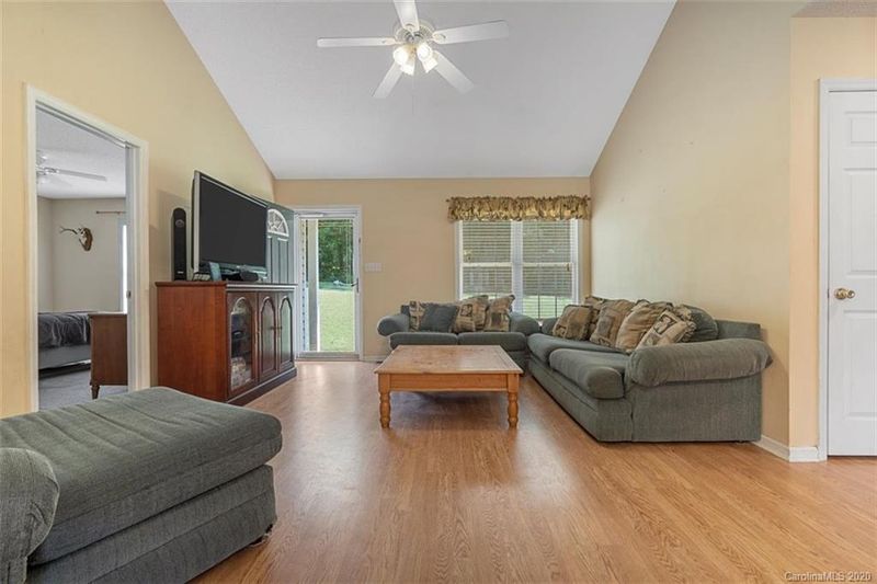 2839 Greenleaf Rd, Clover, SC 29710