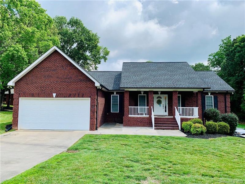 2202 Woodcrest Dr, Kannapolis, NC 28081