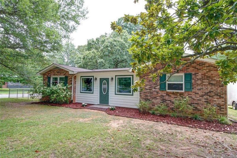 2100 Greenleaf Dr, Gastonia, NC 28054