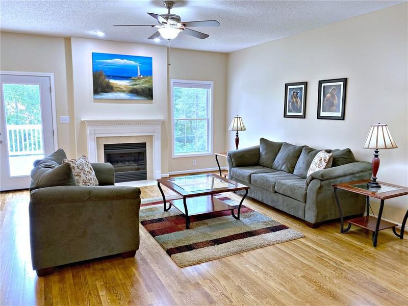 2581 Rolling Ridge Dr, Hickory, NC 28602
